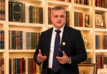Yaradıcılığı ilə Azərbaycana yeddi beynəlxalq sertifikat qazandırmış Nicat Ərtürk