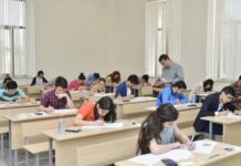 Kolleclər universitetlərin tabeliyinə verilir?
