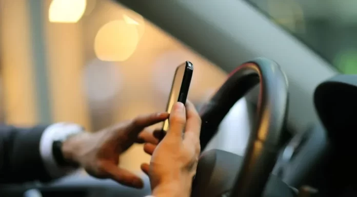 Telefondan istifadə edən sürücülər necə cərimələnəcək? – Ekspertdən açıqlama