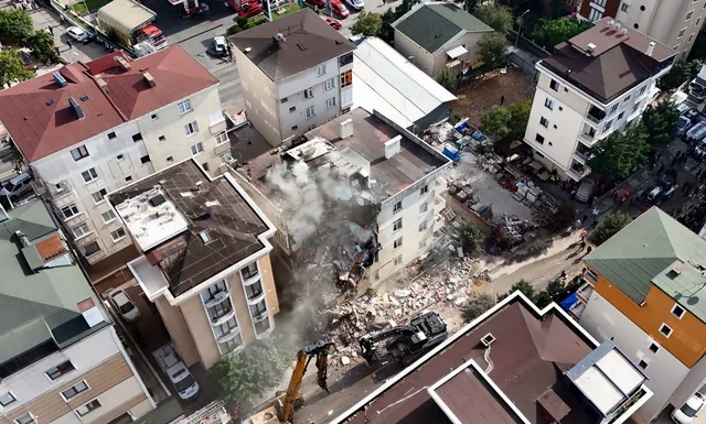 İstanbulda çökmüş bina ilə bağlı maraqlı fakt